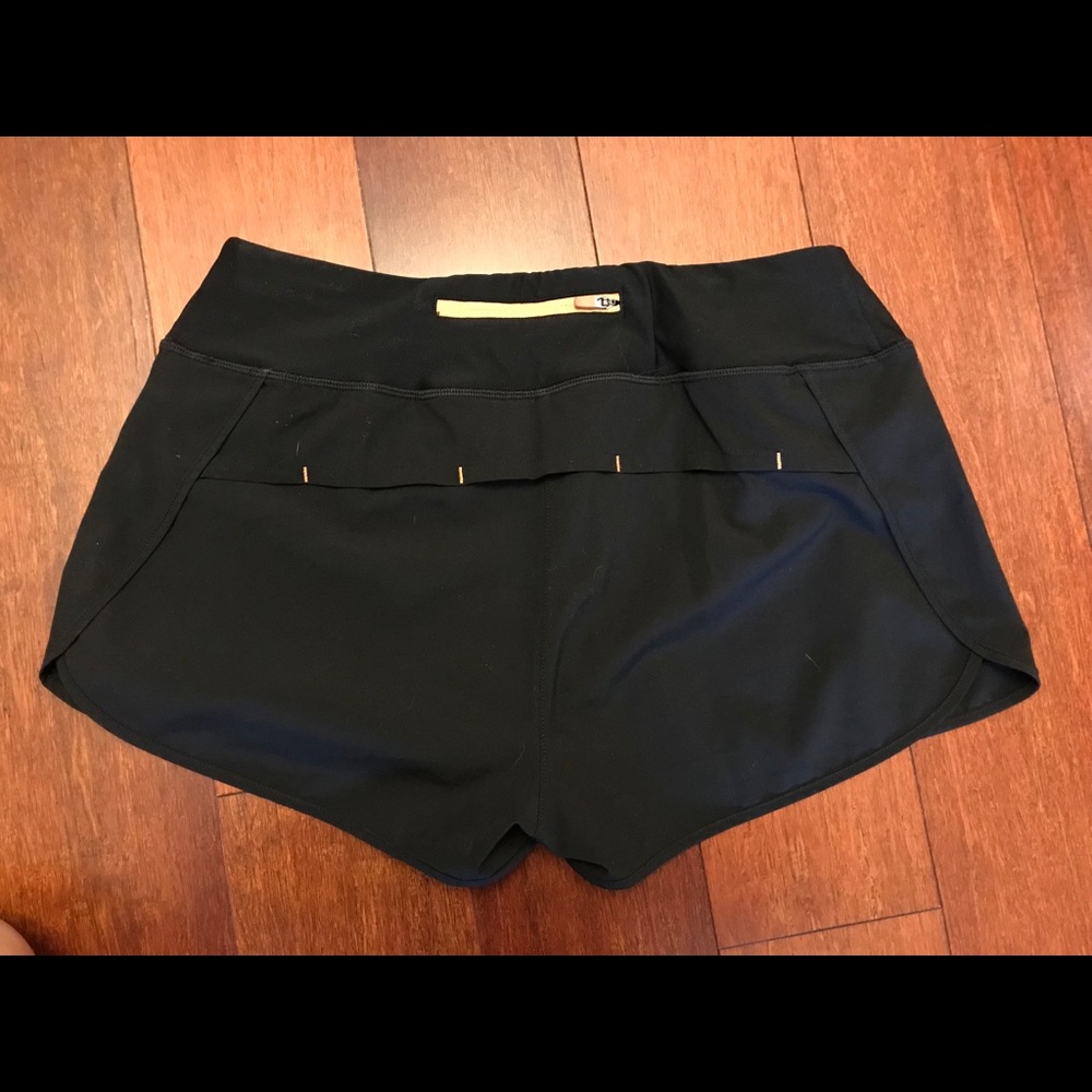 Women’s mpg shorts small